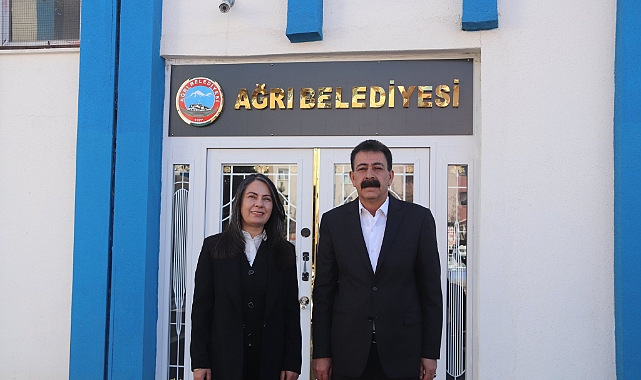 Ağrı Belediye Başkanı Hazal Aras göreve başladı