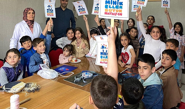 Ağrı'da çocuklar "Minik Eller, Büyük Hayaller" ile el sanatlarına uzanıyor