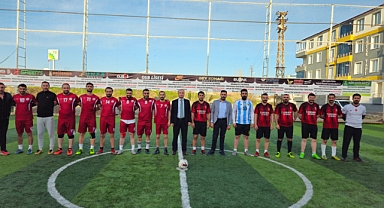 Ağrı'da geleneksel öğretmenler arası futbol turnuvası heyecanla başladı