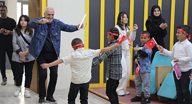 Ağrı’da köy çocukları 23 Nisan’da gönüllerince eğlendi