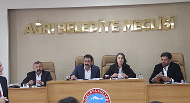 Ağrı’da yeni dönemin ilk meclis toplantısı yapıldı