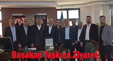 Ağrı Eğitim Bir-Sen İl Başkanı ve Patnos Eğitim Bir-Sen Yönetimi, Belediye Başkanı'nı Ziyaret Etti