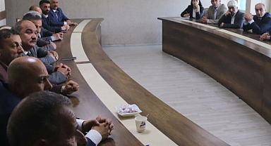 Ağrı Eşbaşkanları, mahalle muhtarlarıyla toplantı yaptı