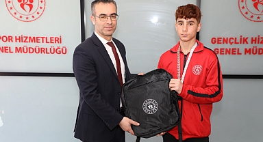 Ağrı Gençlik Ve Spor İl Müdür Din'den 23 Nisan Ulusal Egemenlik Ve Çocuk Bayramı Mesajı