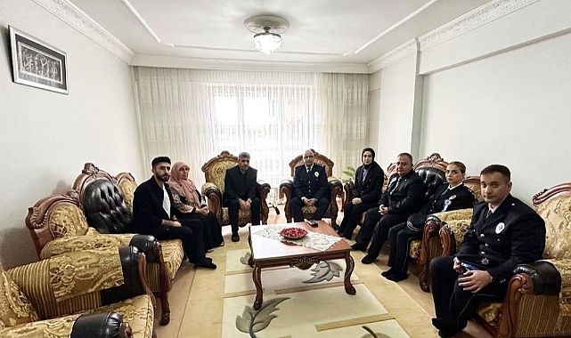 Ağrı İl Emniyet Müdürü Yılmaz İpar ve eşi Beste İpar’dan şehit ailesi ziyaret