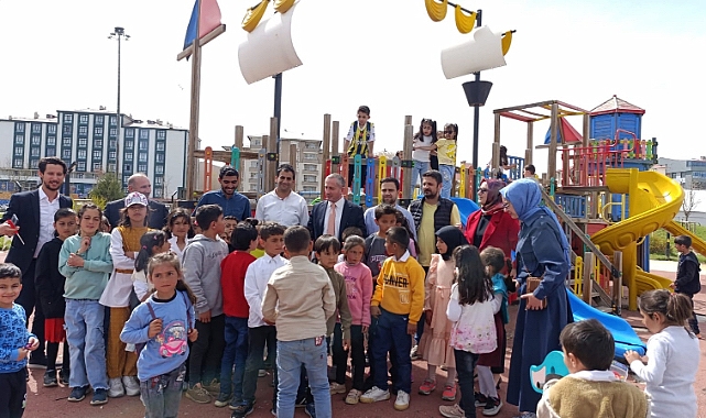 Ağrı Milli Eğitim Müdürü Kökrek, köy çocuklarıyla 23 Nisan'ı kutladı