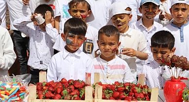 Ağrı'nın "Çilek ablası" köy okullarına iyilik köprüsü kurdu