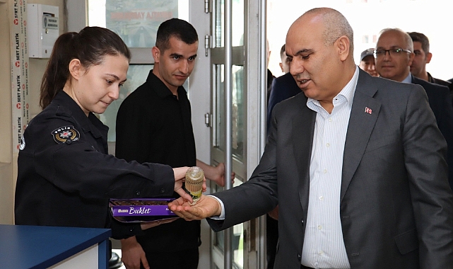 Ağrı protokolü bayramlaştı