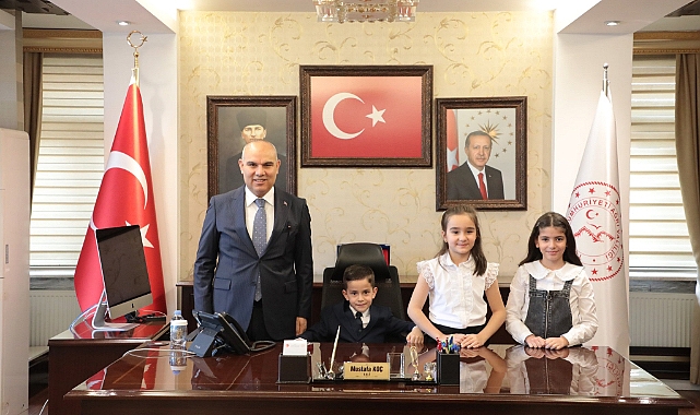Ağrı Valisi koltuğunu çocuklara devretti