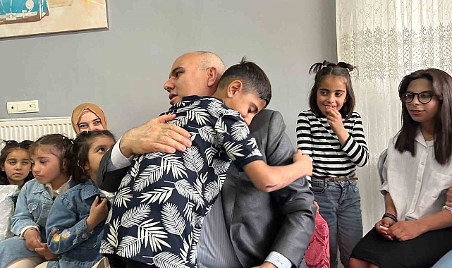 Ağrı Valisi Mustafa Koç ve eşi Neslihan Gül Koç'tan bayram ziyaretleri
