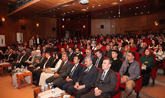 Ahlat'ta 'Tarihe Damga Vuranlar Haluk Dursun' anma programı düzenlendi