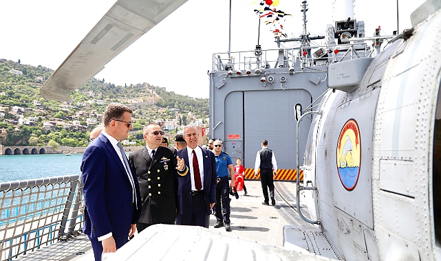 Alanya protokolü TGC GÖKSU Fırkateyni'ni ziyaret etti
