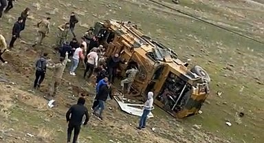 Askeri araç Van-Hakkari yolunda kaza yaptı: 6 yaralı
