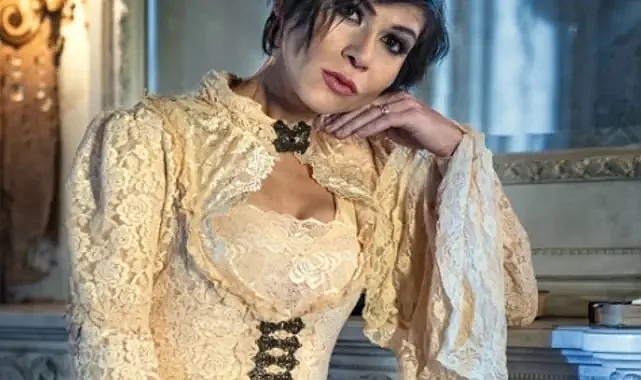 Aydilge neden ameliyat oldu? Ünlü Şarkıcı Aydilge Ameliyata Alındı!