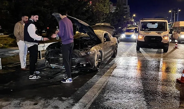 Bağcılar'da facianın eşiğinden dönüldü: Lüks otomobil alev aldı