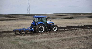 Baharın Belirtileri; Ekin Tarlaları Sürülüyor