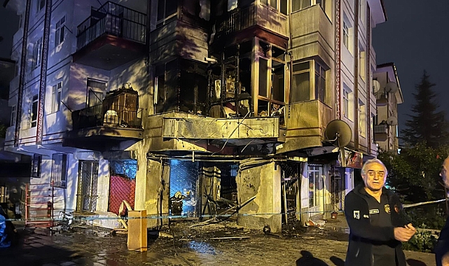 Bakkalda çıkan yangın paniğe neden oldu