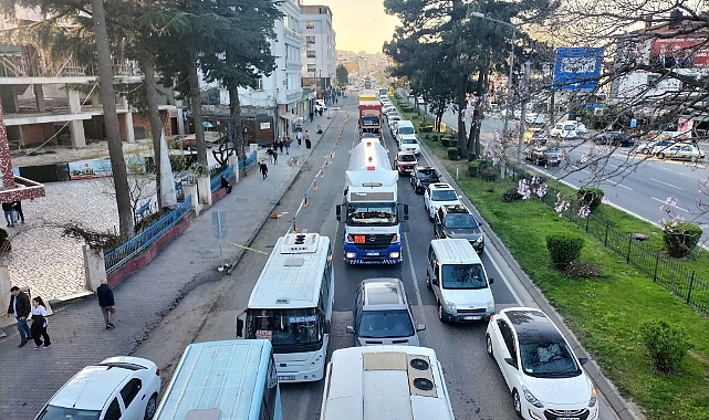 Bayram Yoğunluğu Ordu'da trafiğe yansıdı! Ordu Trafiği kilitlendi