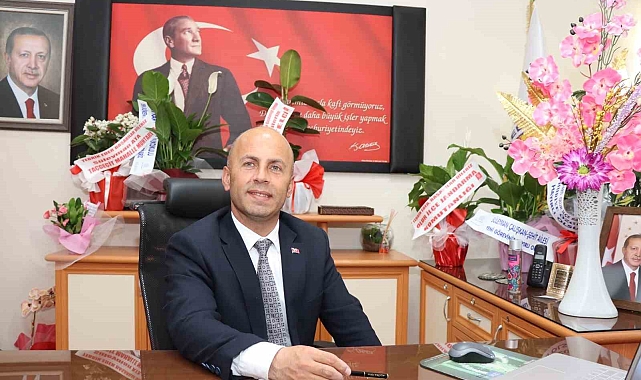 Belediye Başkanı makamı çiçek bahçesi gibi