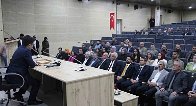 Bingöl Belediye Başkanı Erdal Arıkan mazbatasını aldı