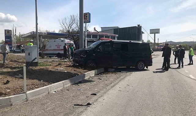 Bingöl'de trafik kazası: 15 yaralı