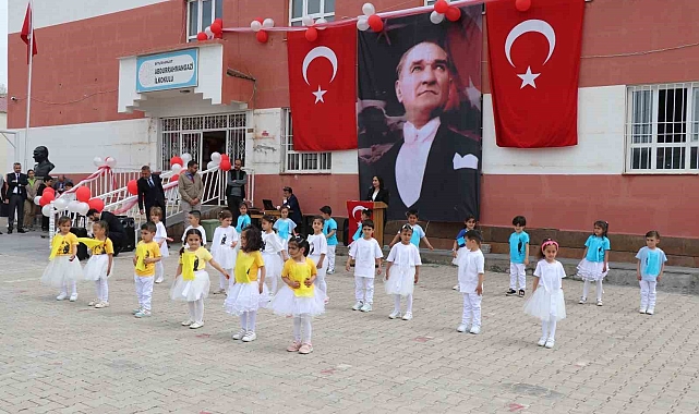Bitlis 23 Nisanı coşku ile kutladı