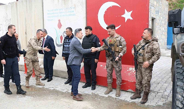 Bitlis'in Hizan ilçesinde bayramlaşma