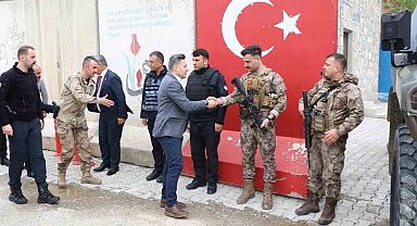 Bitlis'in Hizan ilçesinde bayramlaşma