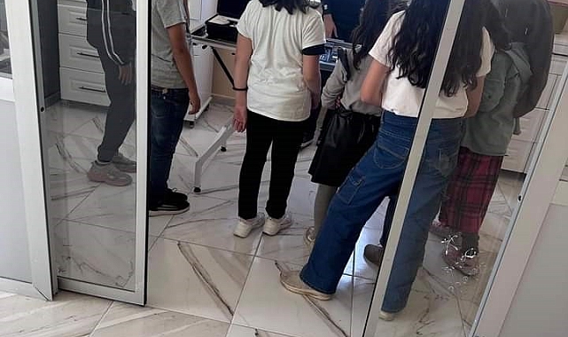 Bitlisli minik öğrencilerden anlamlı ziyaret