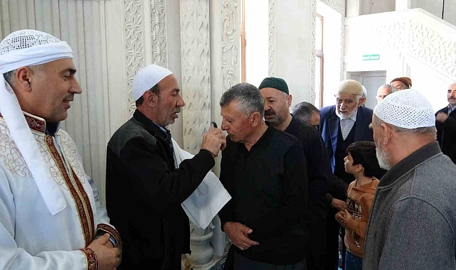 Bitlis'te Sakal-ı Şerif'i görenler duygusal anlar yaşadı