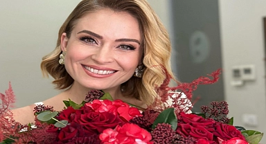 Ceyda Düvenci Sevgilisiyle İlk Paylaşımını Yaptı!