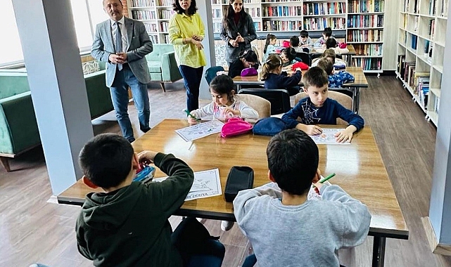 Çıldır Anaokulu Öğrencileri Kütüphaneyi Gezdi