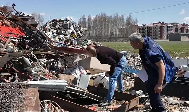 Dem Parti Patnos'ta araçları bakın nasıl parçalamış