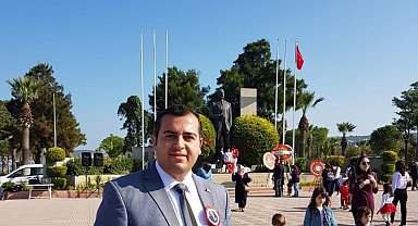 Demokrat Eğitimciler Sendikası Demokrat Eğitimciler Sendikası Mehmet Güleç; "1 Mayıs emek ve dayanışma günümüz kutlu olsun"