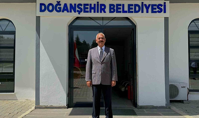 Doğanşehir Belediyesi tabelasına T.C. ibaresi eklendi
