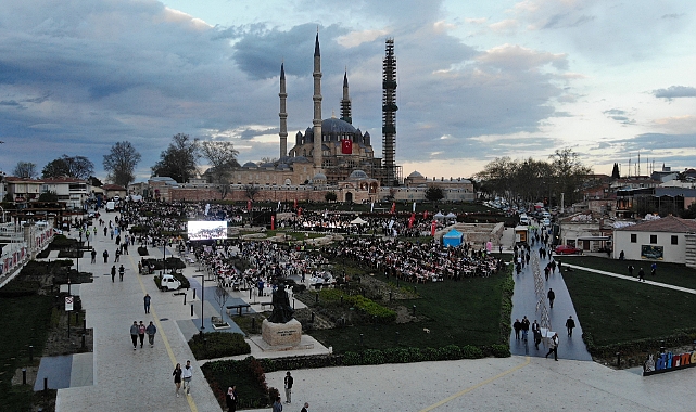 Edirne'de Tarihi Cami'de 5 bin kişilik iftar