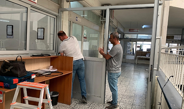 Efeler Belediyesi'nde bazı birimlerde vatandaşlara kapatılan kapılar kaldırıldı