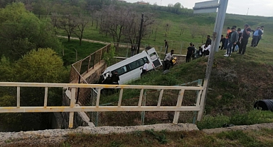 Erciş'te Öğrenci Servisi Kaza Yaptı:1 Yaralı