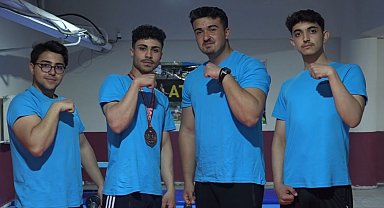 Erciş'te Öğretmenlerinin desteğiyle Türkiye şampiyonu oldu