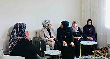 Erzincan Valisi Hamza Aydoğdu ve eşi şehit ailesine bayram ziyaretin de bulundu