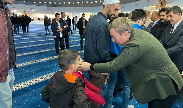 Erzincan'da Ramazan ayı, bayram namazıyla uğurlandı