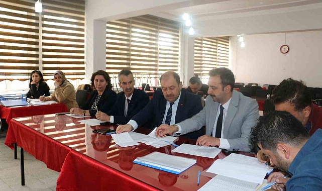 Erzincanlı besiciler meraları kiralayabilmek için kıyasıya yarıştı