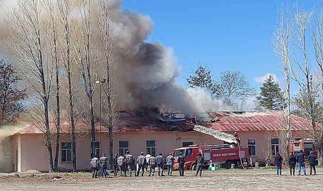 Erzurum Şeker Fabrikası çatısında yangın çıktı