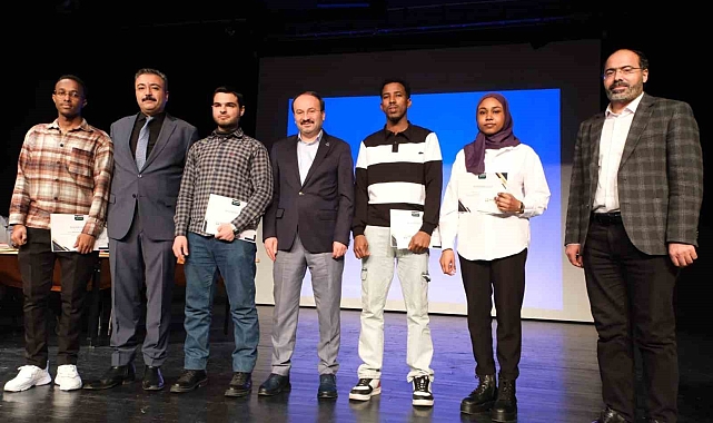 Erzurum Uluslararası Öğrenci Derneği'in den hadis ezberleme ve Kur'an-ı Kerim ziyafeti
