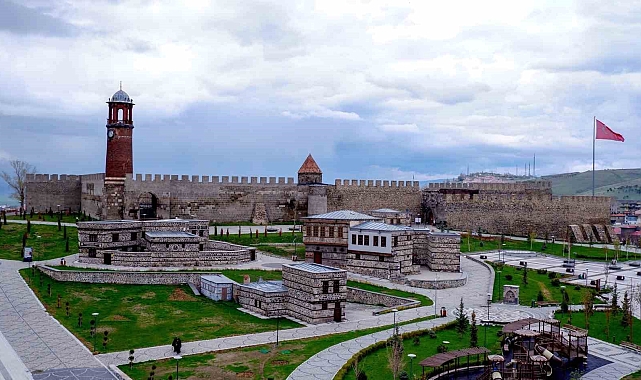 Erzurum'a yağmur sağanakla geliyor