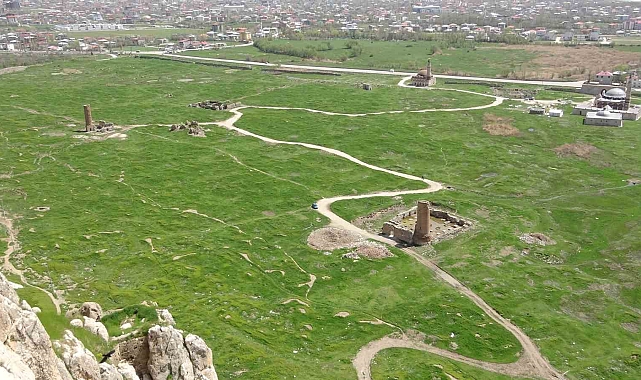 Eski Van Şehri'ndeki tarihi yapılar ayağa kaldırılıyor