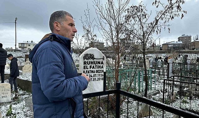 Hakkari de vatandaşlar bayram dolayısıyla mezarlıklara akın etti