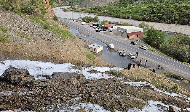 Hakkari'de Beyaz Su Şelalesi ilgi odağı oldu