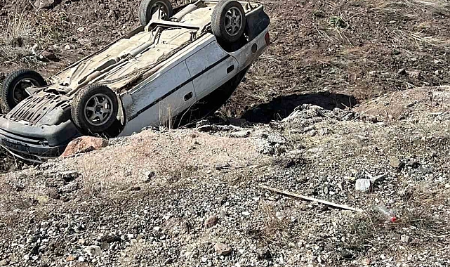 Hakkari'de trafik kazası otomobil devrildi: 9 yaralı