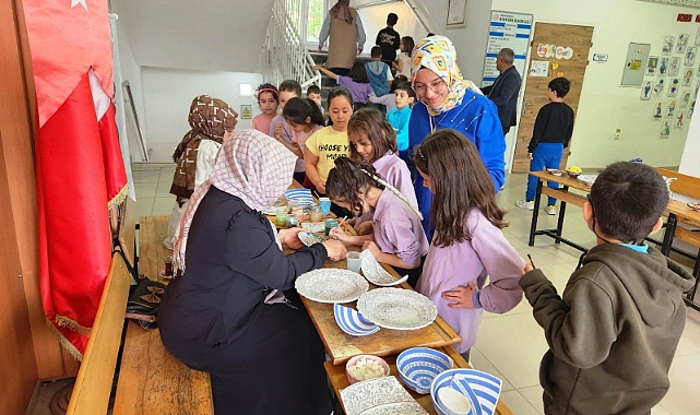 Hisarcık’ta öğrencilere çini sanatı tanıtıldı